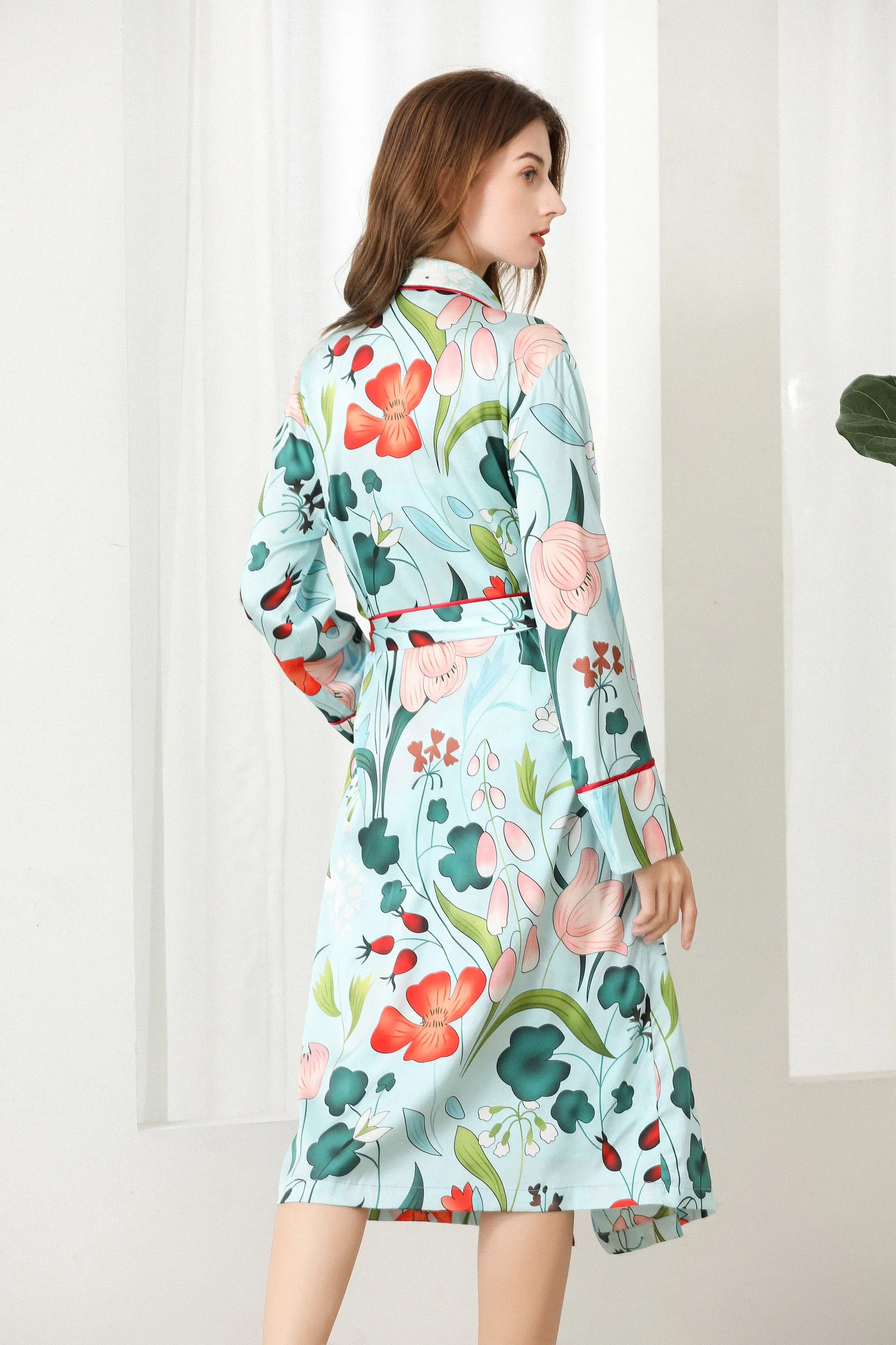 Lykke Home | 19 Momme Mulberry Silk Floral Robe Dressing Gown